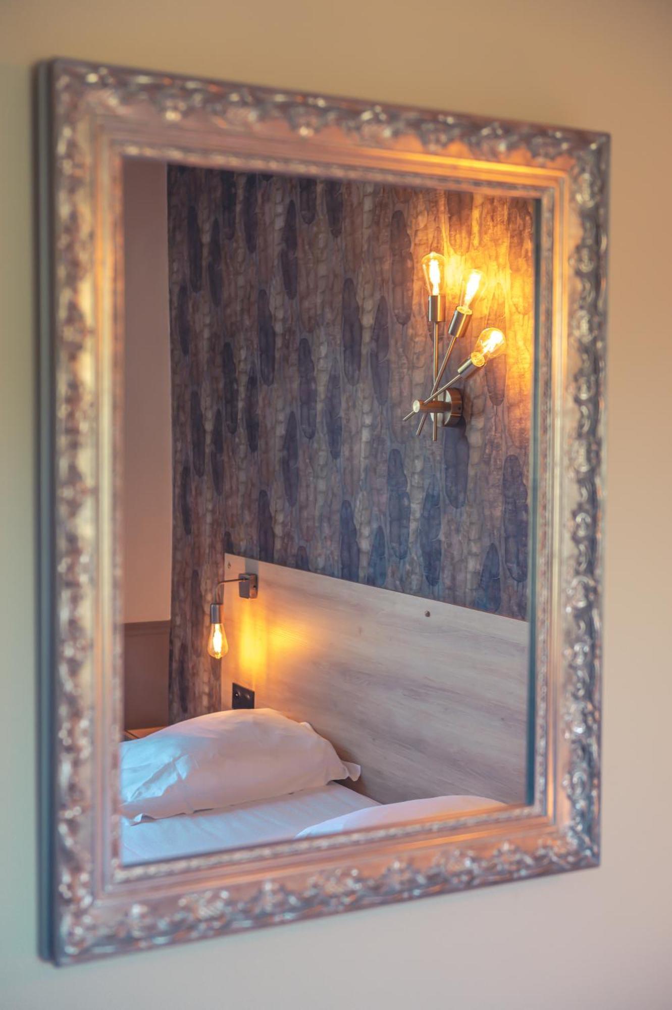 Logis Hotel Restaurant Le Plantevin Propiac Екстериор снимка