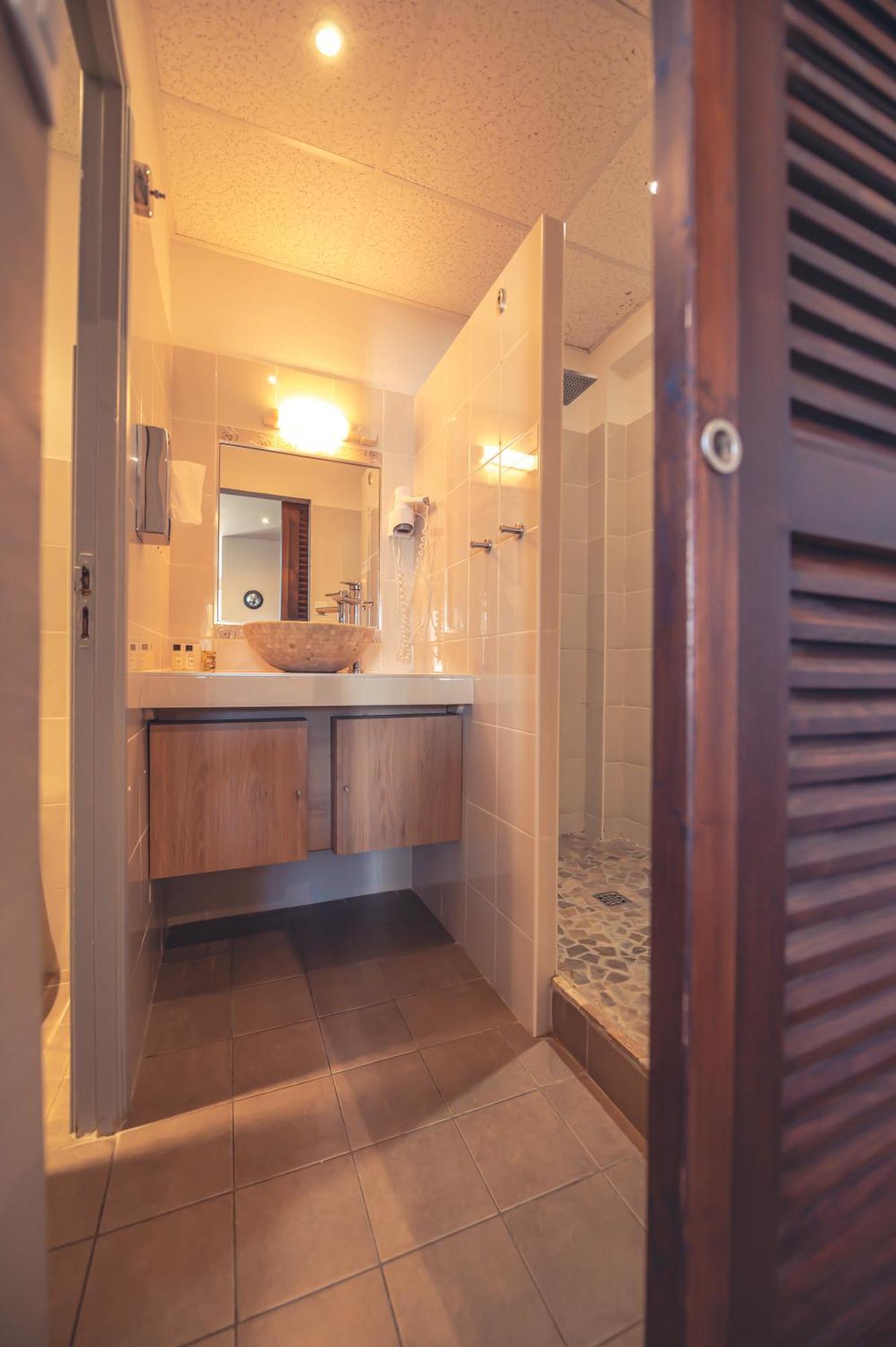 Logis Hotel Restaurant Le Plantevin Propiac Екстериор снимка