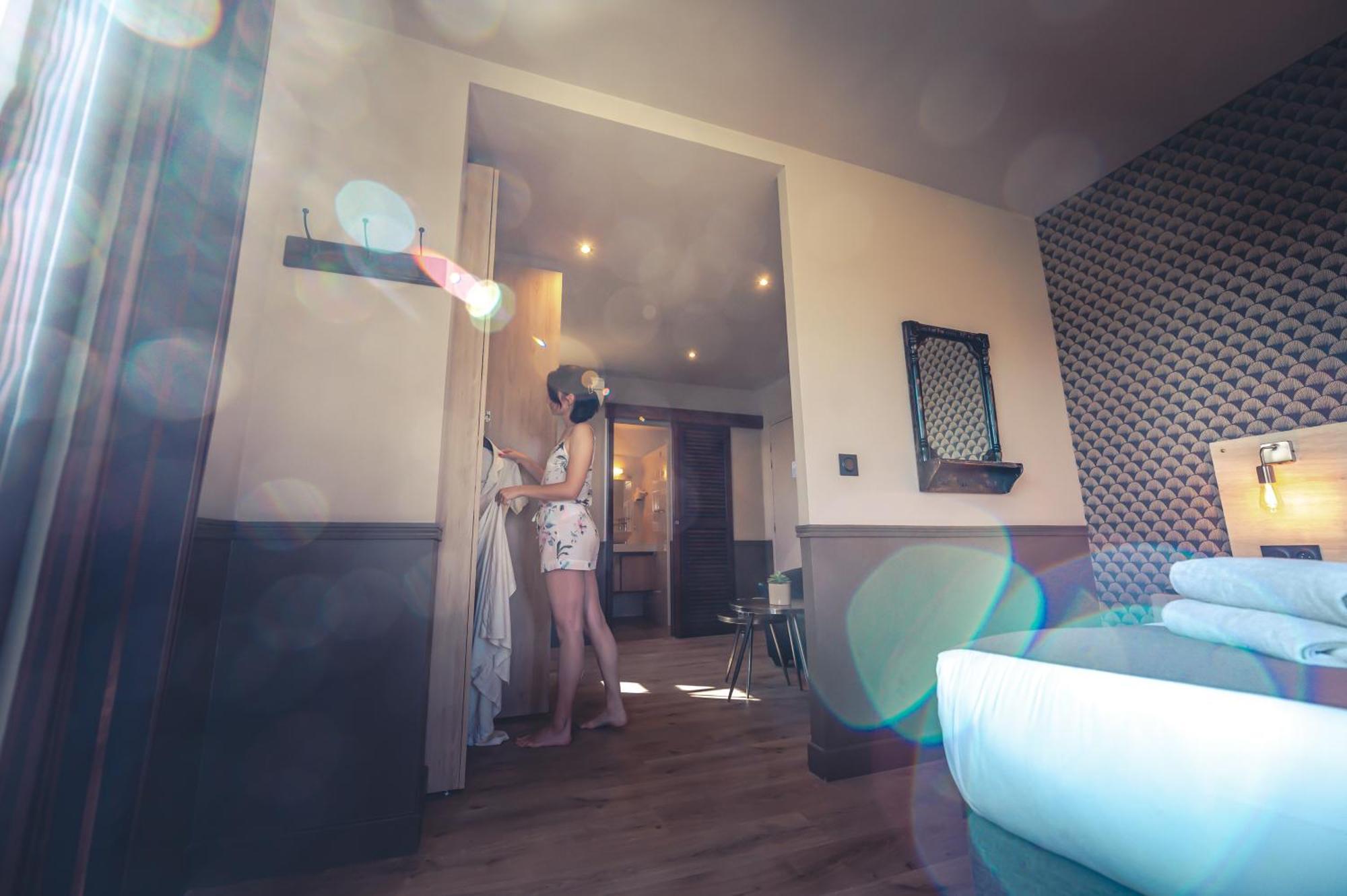 Logis Hotel Restaurant Le Plantevin Propiac Екстериор снимка