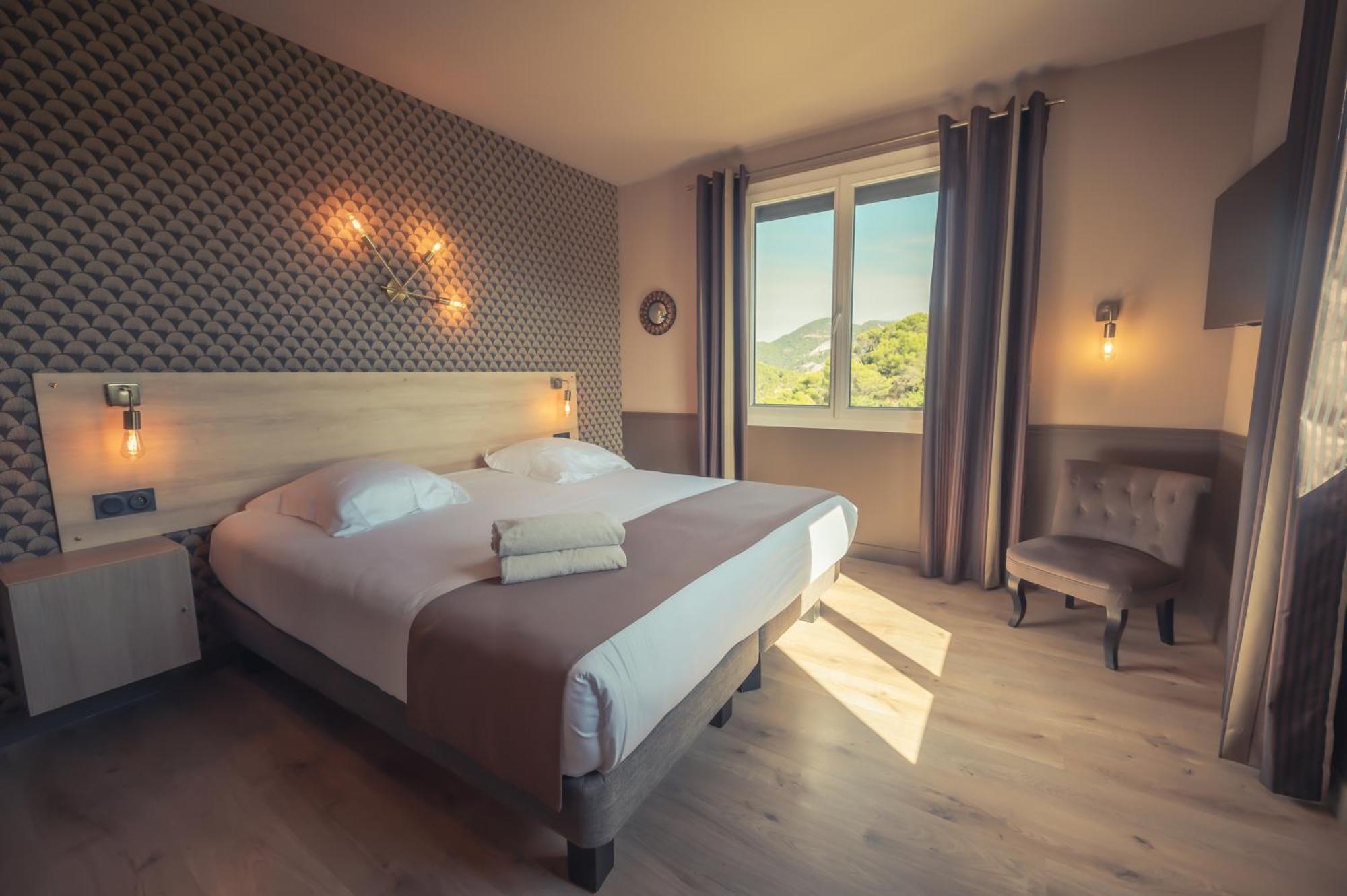 Logis Hotel Restaurant Le Plantevin Propiac Екстериор снимка