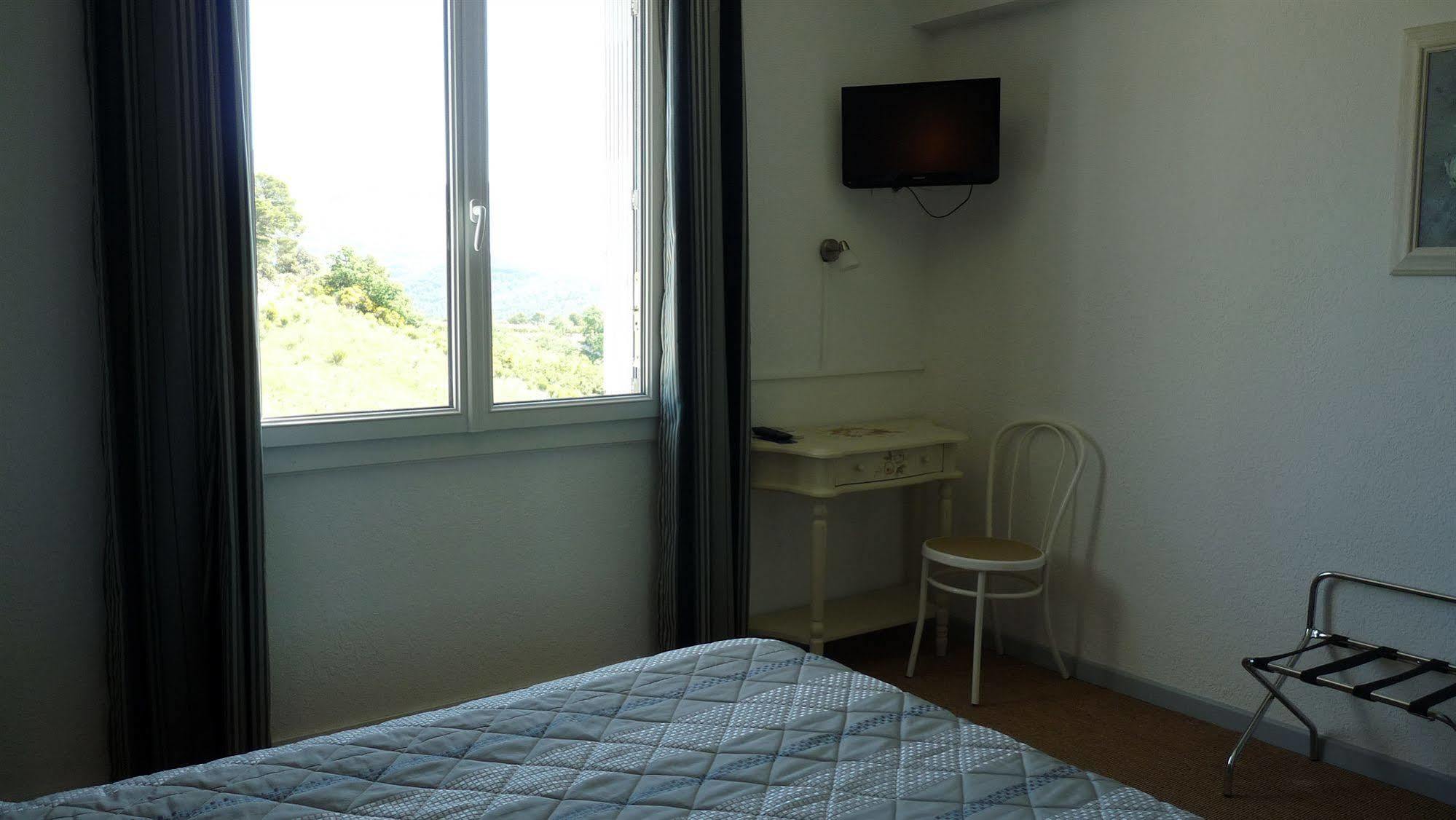 Logis Hotel Restaurant Le Plantevin Propiac Екстериор снимка